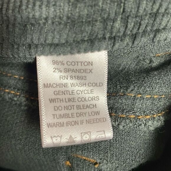 D & CO Women’s Forest Green Corduroy Button Zip Boot Cut Pants Size 6 - Picture 9 of 9